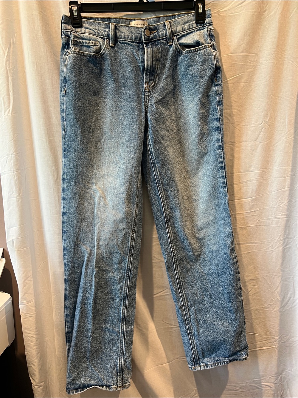PacSun Jordyn low rise straight leg Jean. Size 27